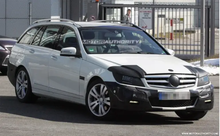 Mercedes Classe C Station Wagon - Foto spia 18 marzo 2010 - 1