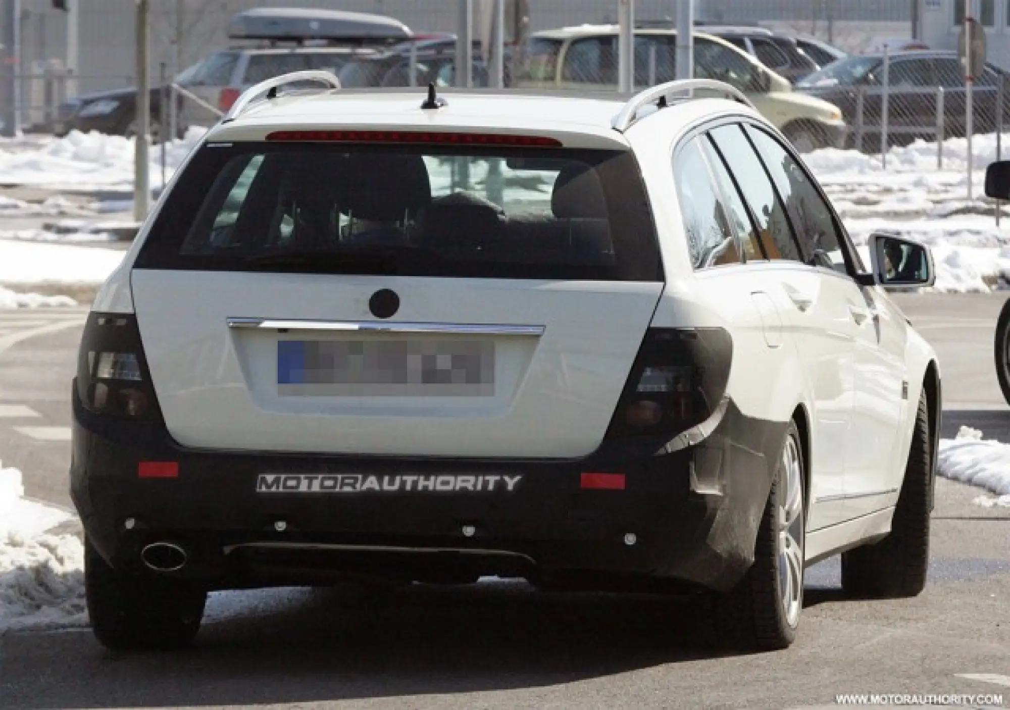 Mercedes Classe C Station Wagon - Foto spia 18 marzo 2010 - 4