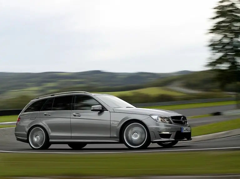 Mercedes Classe C63 AMG restyling 2011  - 6