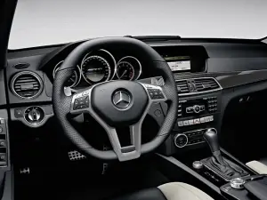 Mercedes Classe C63 AMG restyling 2011  - 8
