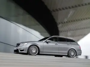 Mercedes Classe C63 AMG restyling 2011  - 9