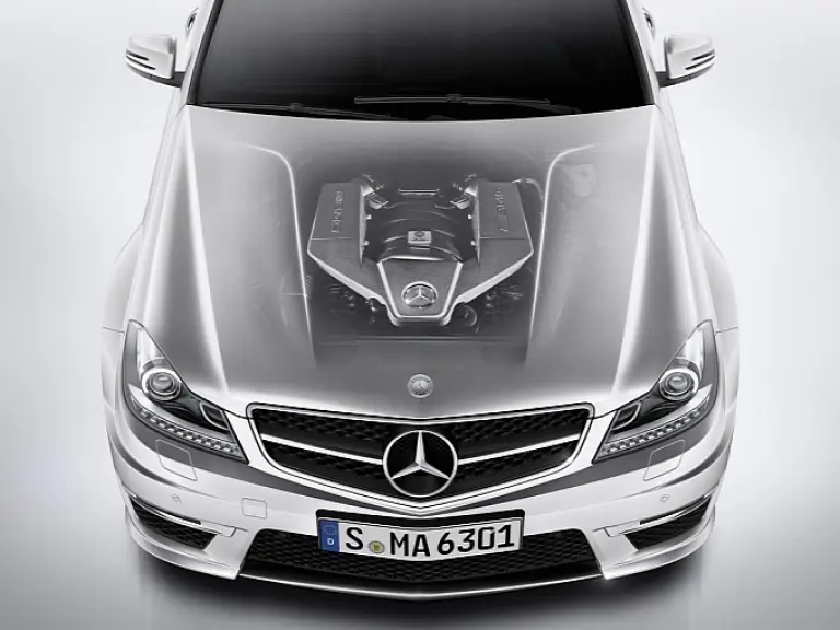 Mercedes Classe C63 AMG restyling 2011  - 11