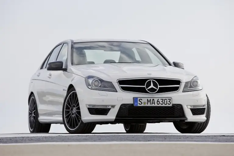 Mercedes Classe C63 AMG restyling 2011  - 14