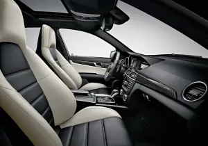 Mercedes Classe C63 AMG restyling 2011  - 17
