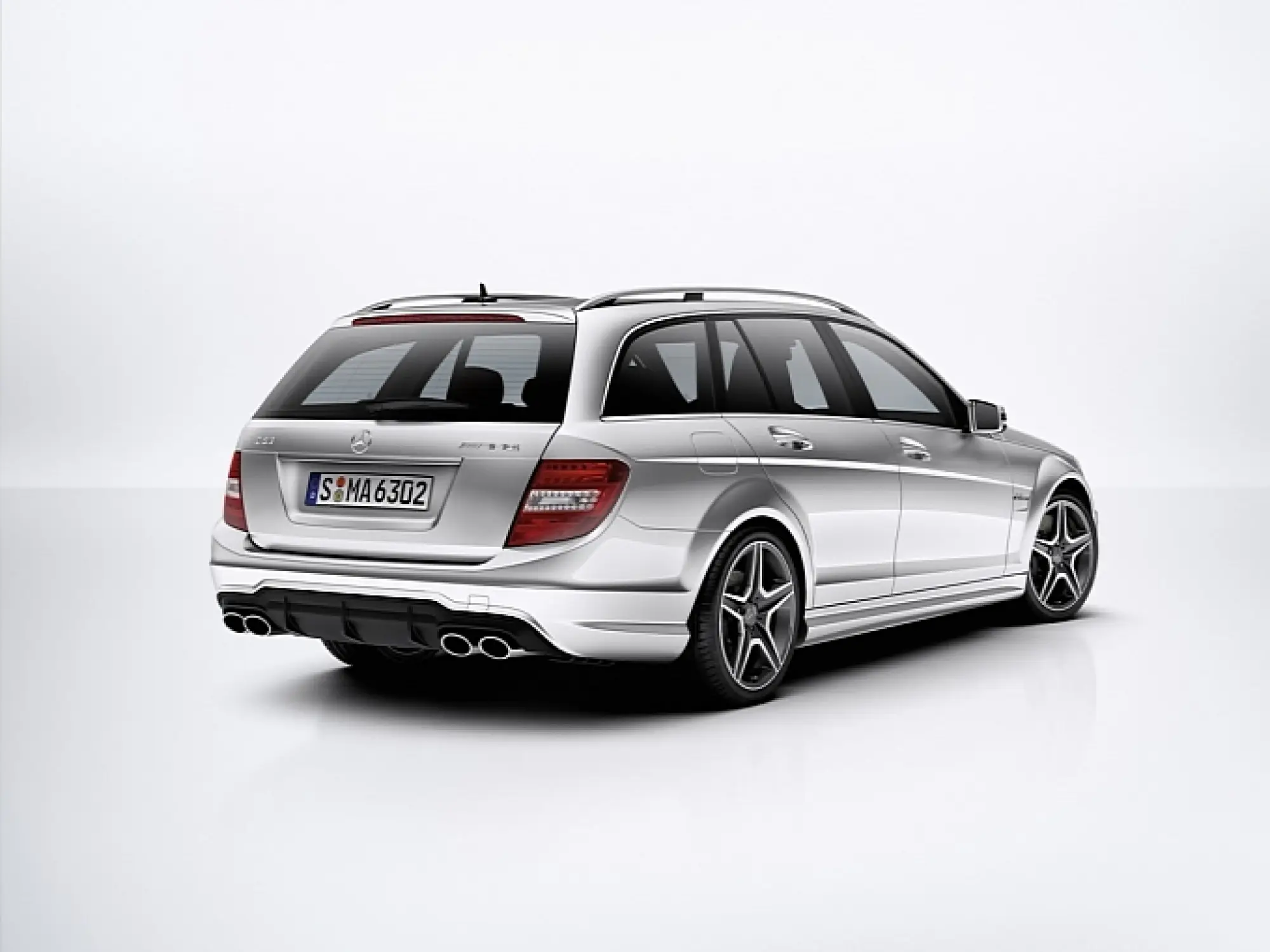 Mercedes Classe C63 AMG restyling 2011  - 21