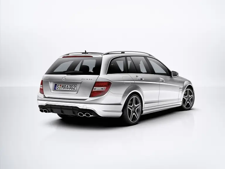 Mercedes Classe C63 AMG restyling 2011  - 21