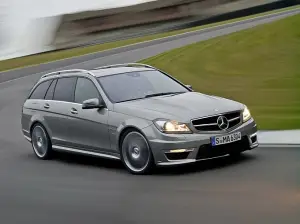 Mercedes Classe C63 AMG restyling 2011  - 22