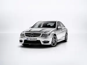 Mercedes Classe C63 AMG restyling 2011  - 25