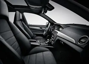 Mercedes Classe C63 AMG restyling 2011  - 23