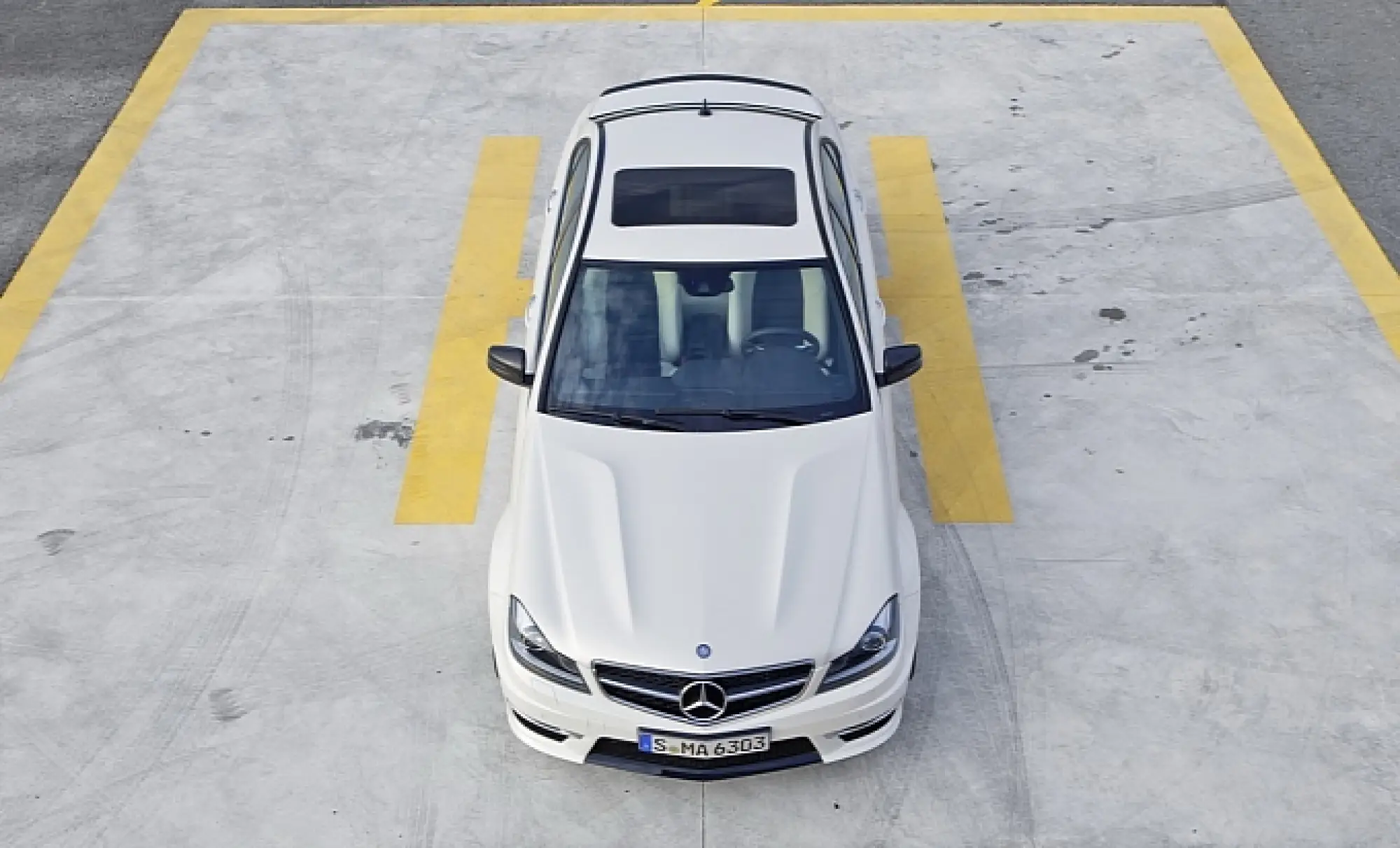 Mercedes Classe C63 AMG restyling 2011  - 28