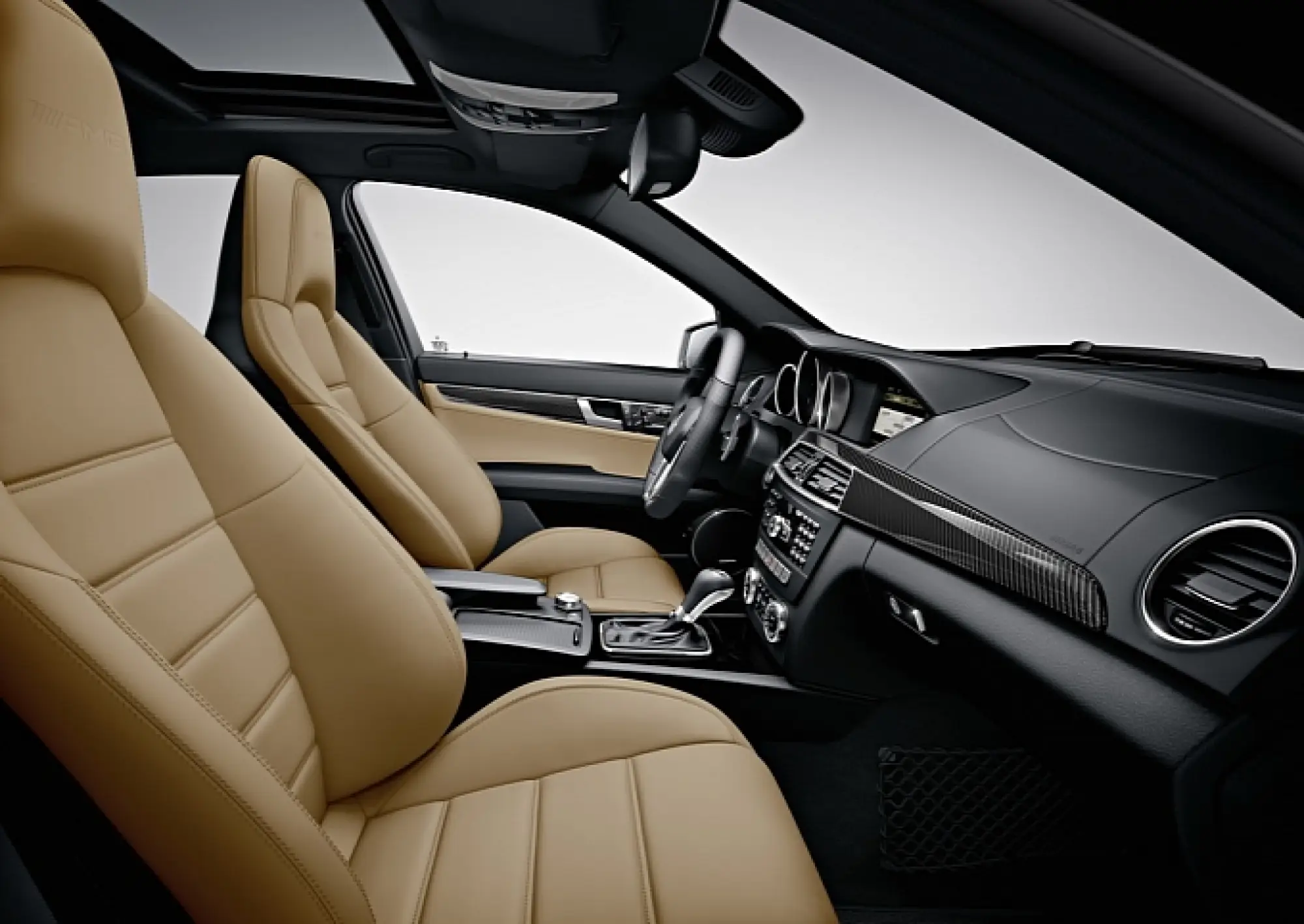 Mercedes Classe C63 AMG restyling 2011  - 33