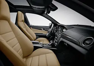 Mercedes Classe C63 AMG restyling 2011  - 33
