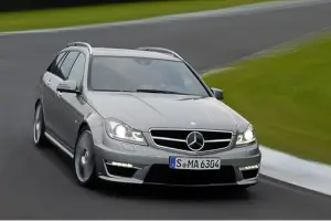 Mercedes Classe C63 AMG restyling - 4