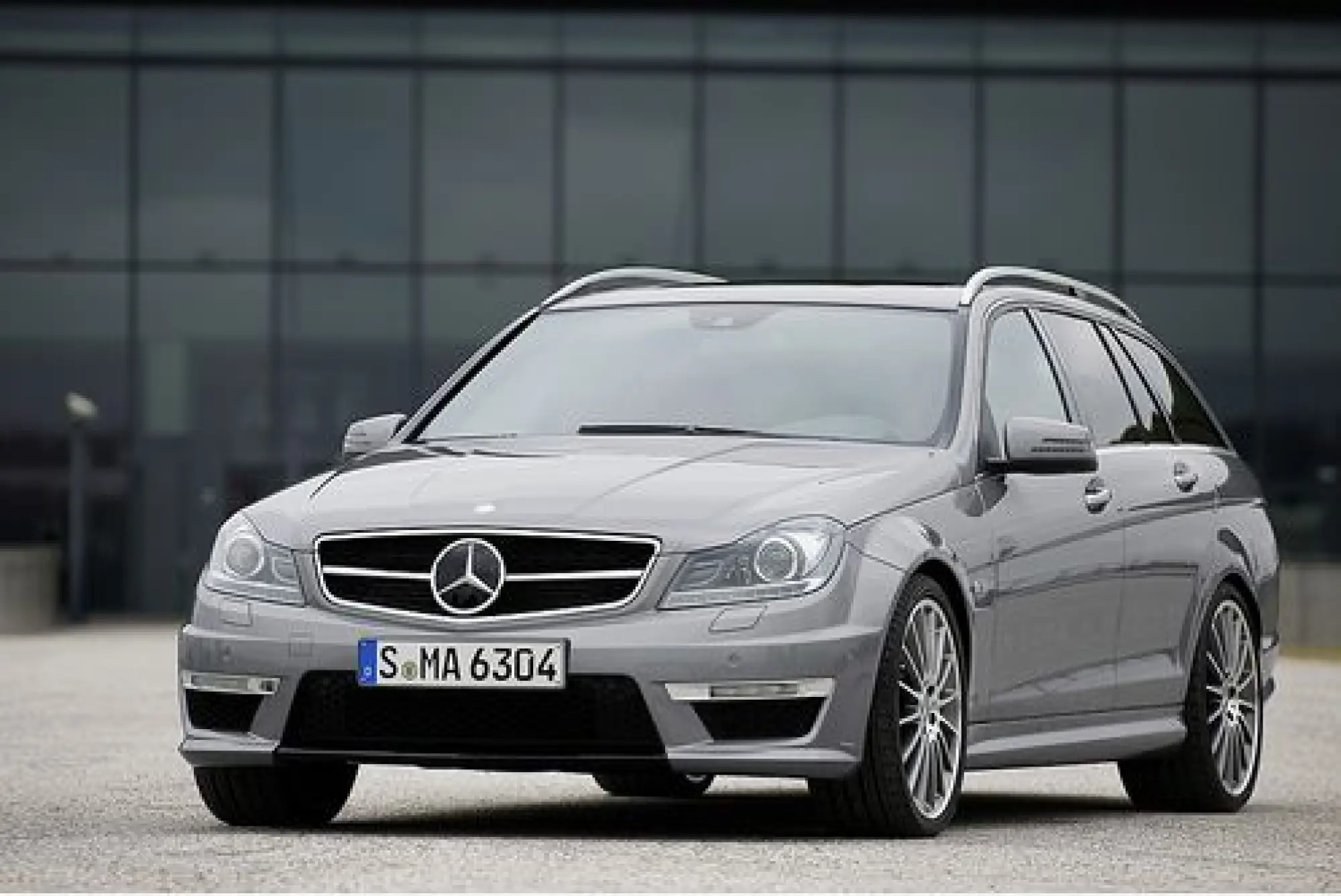 Mercedes Classe C63 AMG restyling - 13