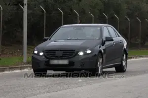 Mercedes Classe E 2013 - Foto spia 6-12-12 - 1