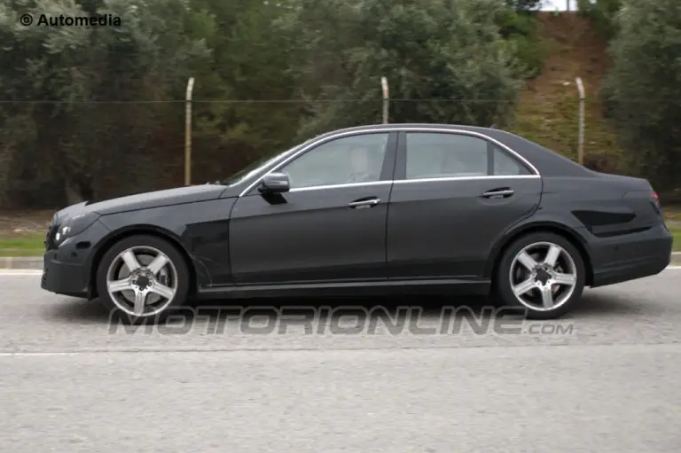 Mercedes Classe E 2013 - Foto spia 6-12-12 - 3