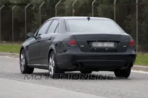 Mercedes Classe E 2013 - Foto spia 6-12-12 - 5