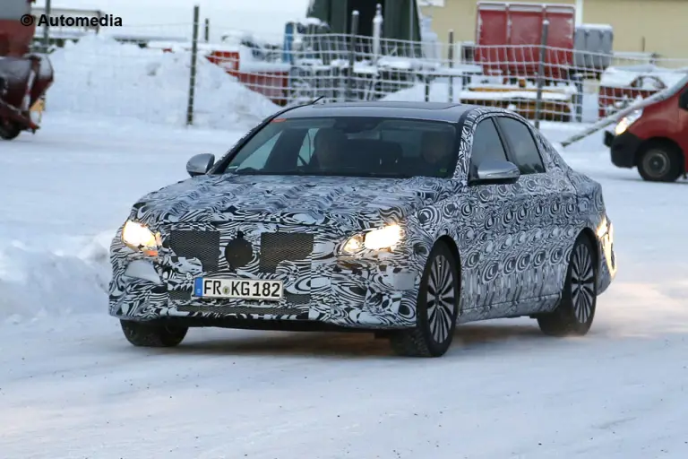 Mercedes Classe E 2016 - Foto spia 18-12-2014 - 3