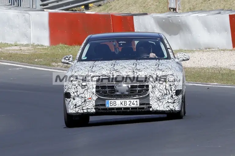 Mercedes Classe E 2023 - Foto spia 12-4-2022 - 1