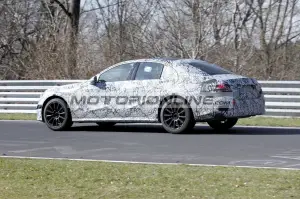 Mercedes Classe E 2023 - Foto spia 12-4-2022 - 9