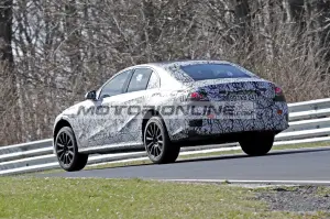 Mercedes Classe E 2023 - Foto spia 12-4-2022 - 5
