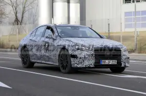 Mercedes Classe E 2024 - Foto Spia 11-01-2022