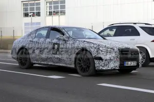 Mercedes Classe E 2024 - Foto Spia 11-01-2022
