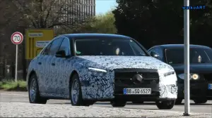 Mercedes Classe E 2024 prototipi Germania - Foto spia - 2