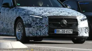 Mercedes Classe E 2024 prototipi Germania - Foto spia - 5