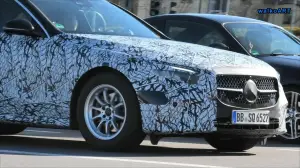 Mercedes Classe E 2024 prototipi Germania - Foto spia - 10