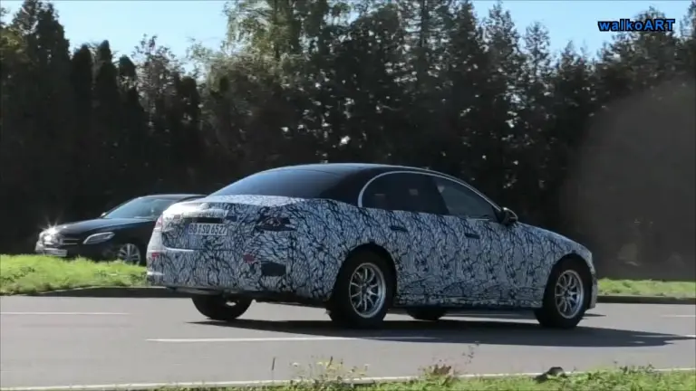 Mercedes Classe E 2024 prototipi Germania - Foto spia - 8