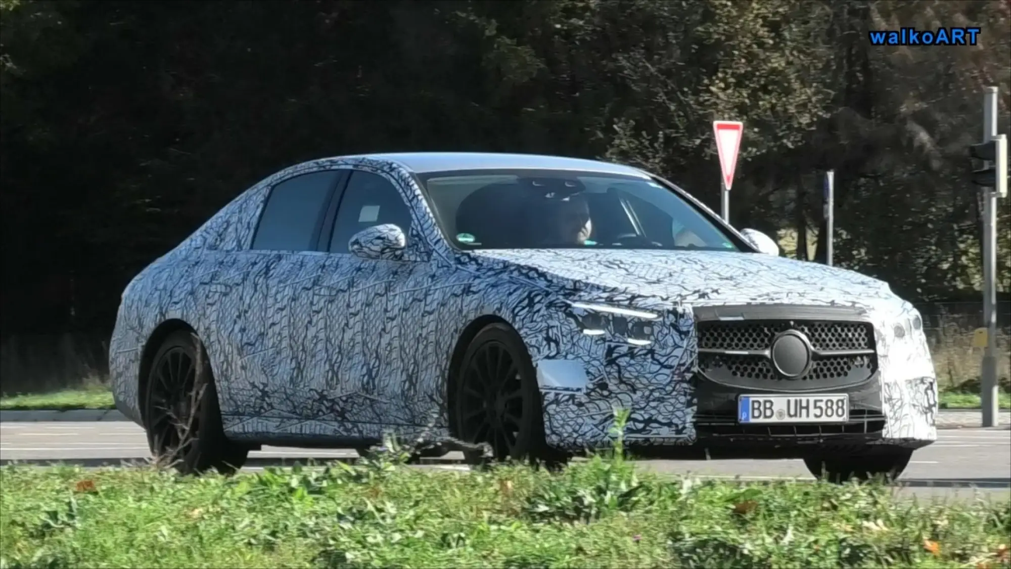 Mercedes Classe E 2024 prototipi Germania - Foto spia - 7