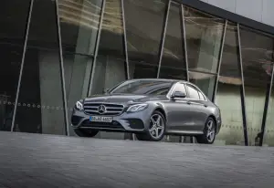 Mercedes Classe E 300 de - Prova su Strada in anteprima