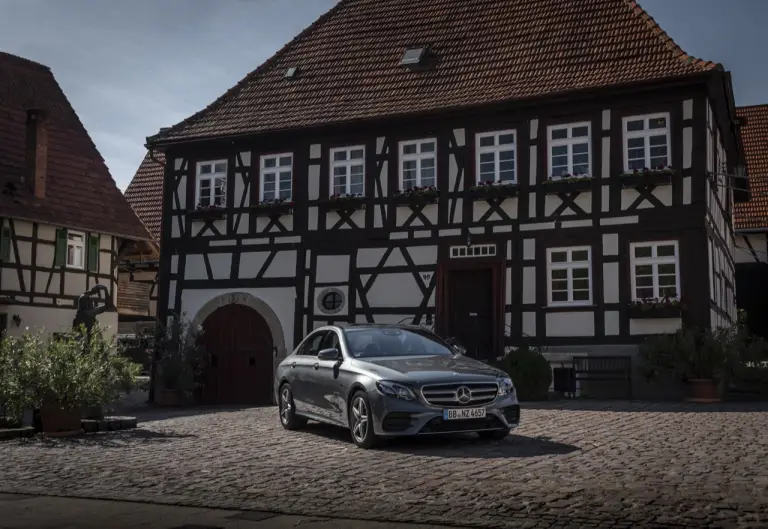 Mercedes Classe E 300 de - Prova su Strada in anteprima - 6