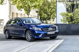 Mercedes Classe E 300 de - Prova su Strada in anteprima