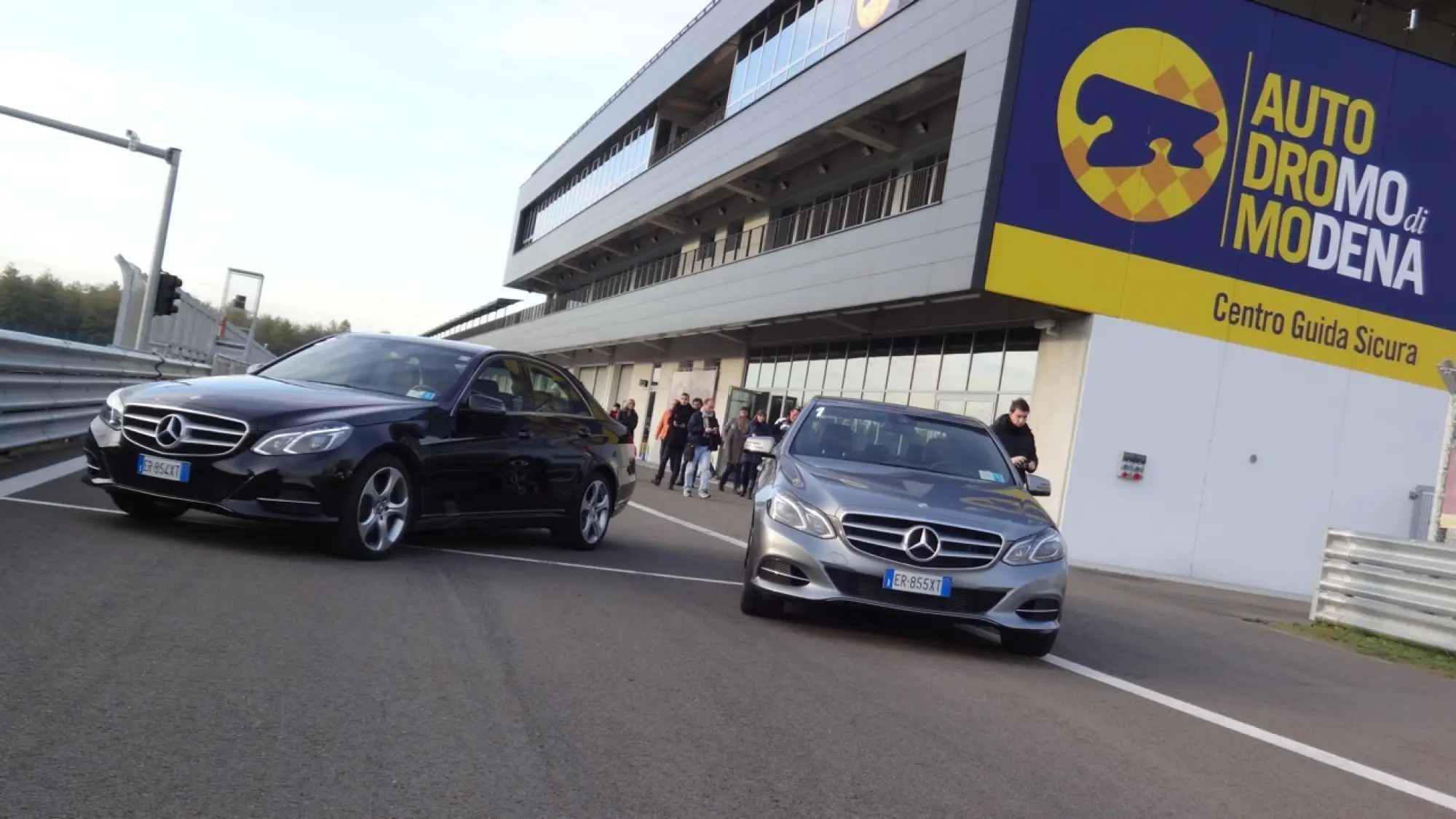 Mercedes Classe E BlueTEC Hybrid - Primo contatto - 53