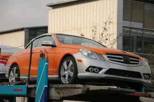 Mercedes Classe E Cabrio arancione e argento