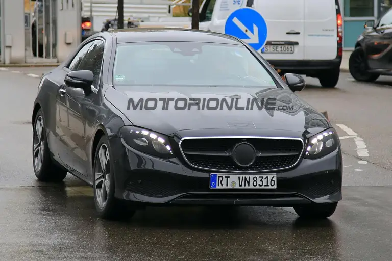 Mercedes Classe E Cabrio e Coupe MY 2018 - Foto spia 24-11-2016 - 11