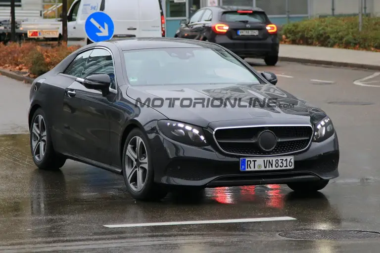 Mercedes Classe E Cabrio e Coupe MY 2018 - Foto spia 24-11-2016 - 12