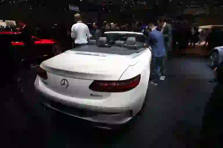 Mercedes Classe E Cabrio Foto Live - Salone di Ginevra 2017 - 3