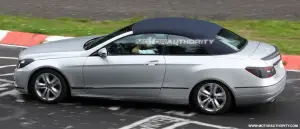 Foto spia Mercedes Classe E Cabrio