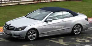 Foto spia Mercedes Classe E Cabrio