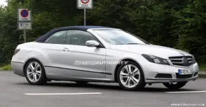 Foto spia Mercedes Classe E Cabrio