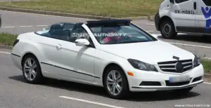 Foto spia Mercedes Classe E Cabrio