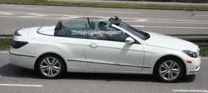 Foto spia Mercedes Classe E Cabrio
