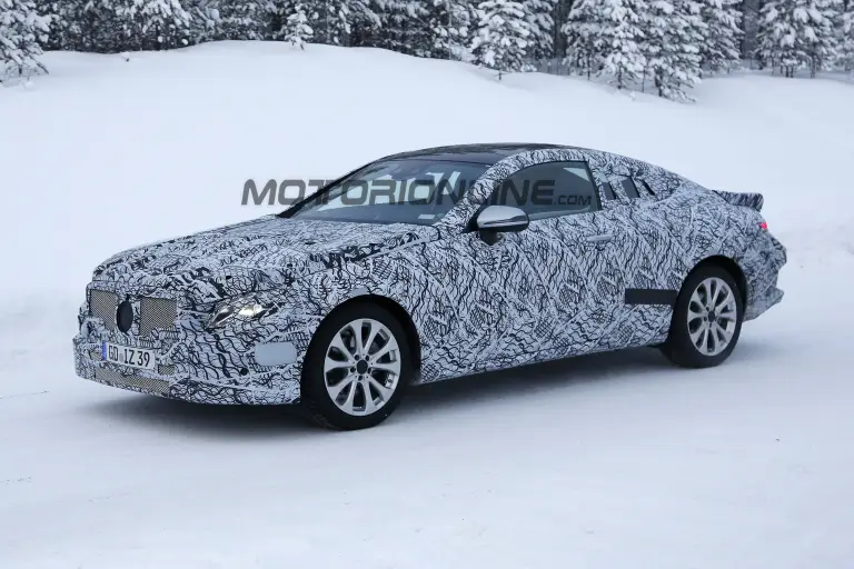 Mercedes Classe E Coupe 2018 - Foto spia 02-02-2016 - 3