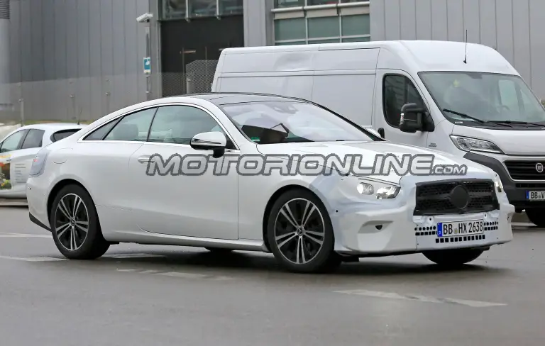 Mercedes Classe E Coupe 2019 - Foto spia 12-11-2018 - 13