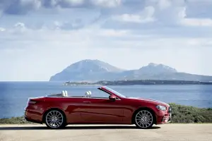 Mercedes Classe E Coupe e Cabrio 2020 - 12