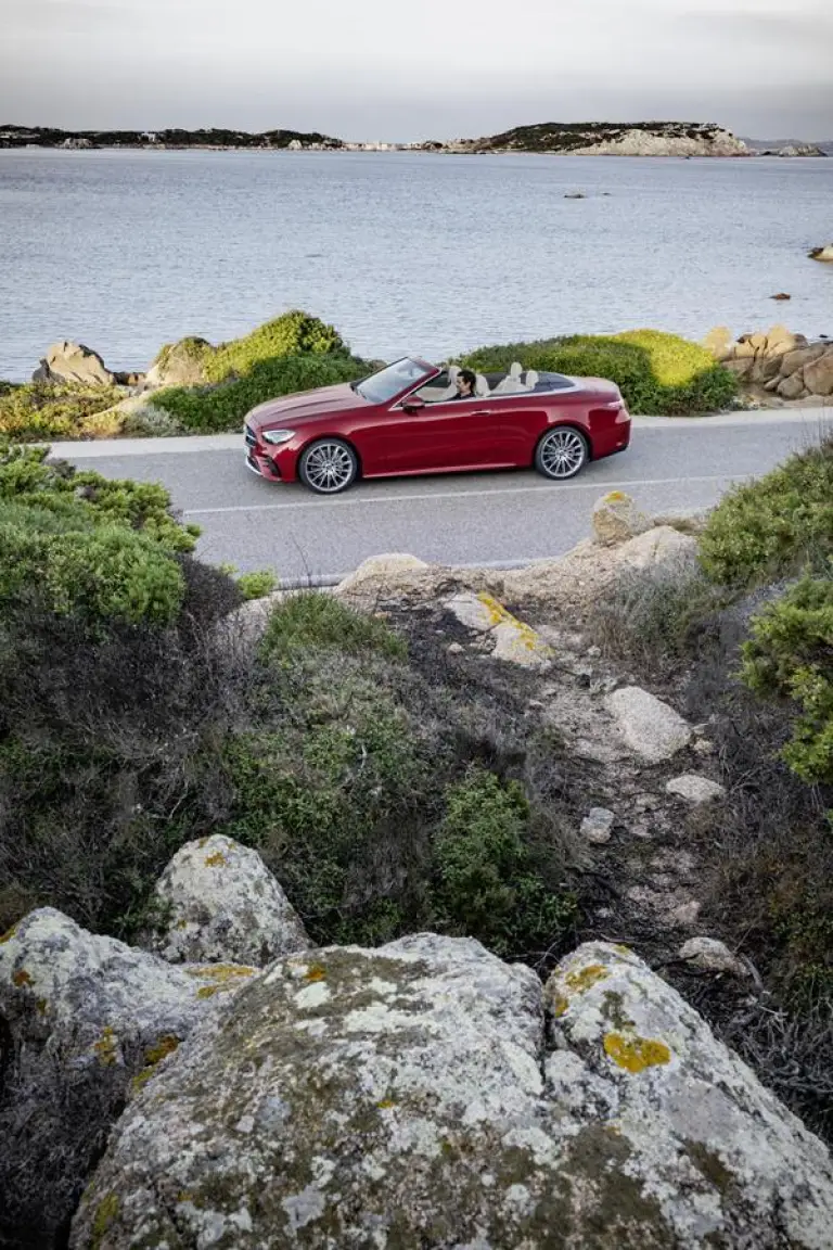 Mercedes Classe E Coupe e Cabrio 2020 - 22