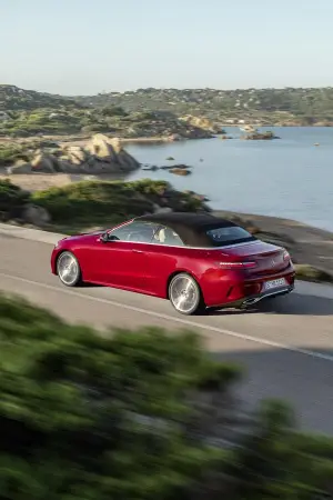 Mercedes Classe E Coupe e Cabrio 2020 - 23